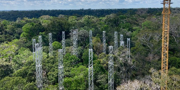 Imagem Scientists run climate 