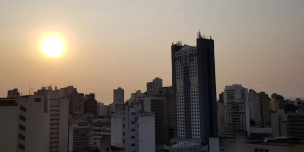 Imagem G1: Campinas completa 50 dias sem chuva significativa, e estiagem deve continuar ao menos até o fim do mês, diz Cepagri