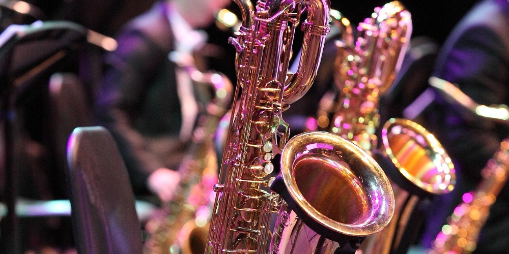 Imagem Orquestra de saxofones da escola livre de música se apresenta no auditório da ADunicamp