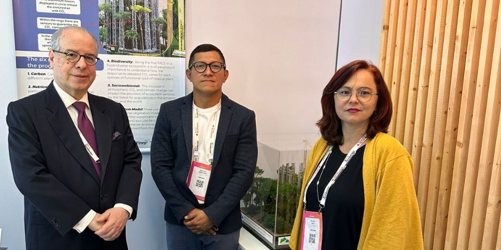 Imagem COCEN e AmazonFACE representam a Unicamp no Vivatech, em Paris