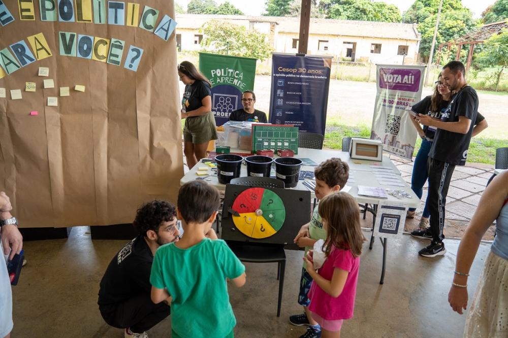 Imagem: Centro de Estudos de Opinião Pública (CESOP) promoveu jogos educativos sobre política