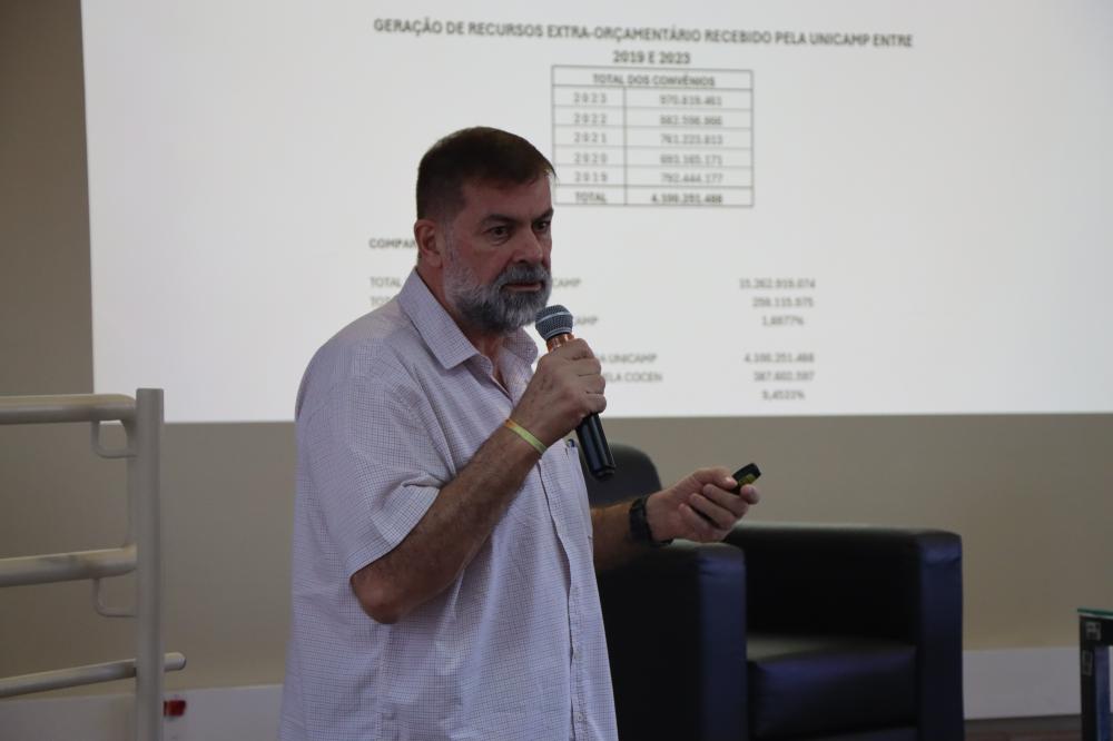 Imagem: O economista da COCEN, Luiz Fernando di Donato, destacou a importância do planejamento orçamentário